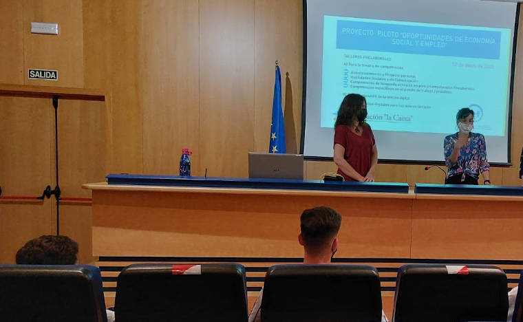Talleres prelaborales para la mejora de competencias y disminución de la brecha digital